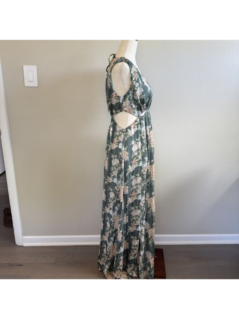Hello Molly Floral Plunge Cutout Maxi Dress Sage Green Pink Wedding Guest Summer - Picture 8 of 9